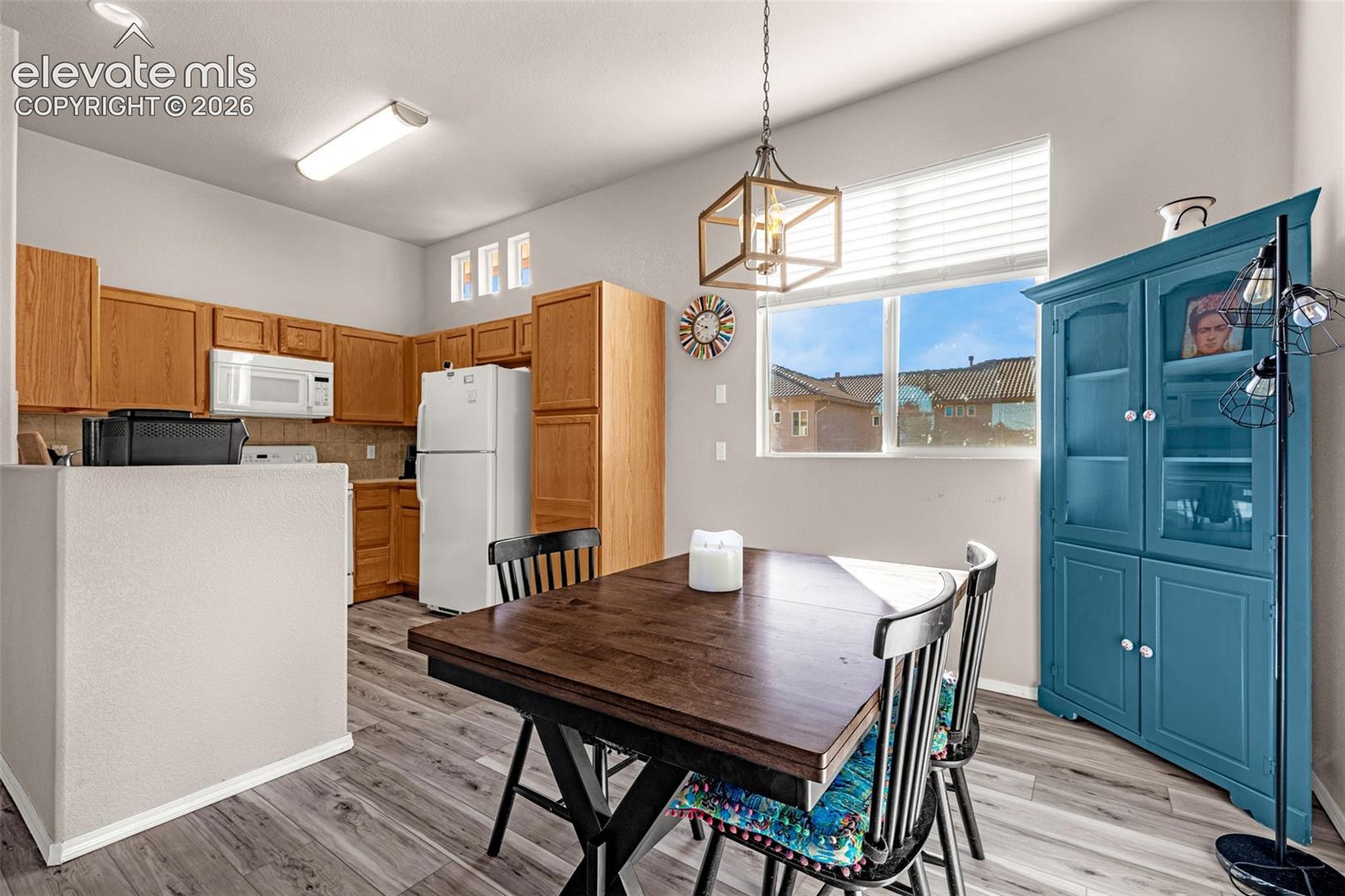 Listing photo 12 for 7086 Sand Crest View