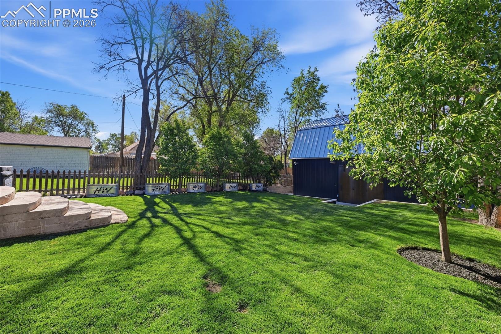 Listing photo 28 for 937 E Costilla Street