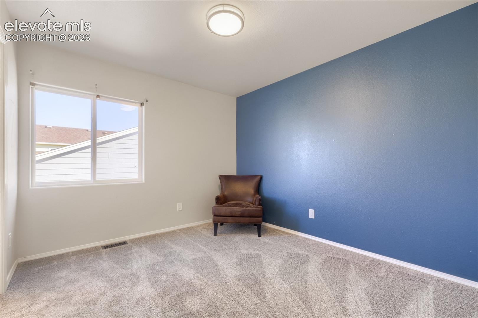 Listing photo 10 for 10149 Angeles Road