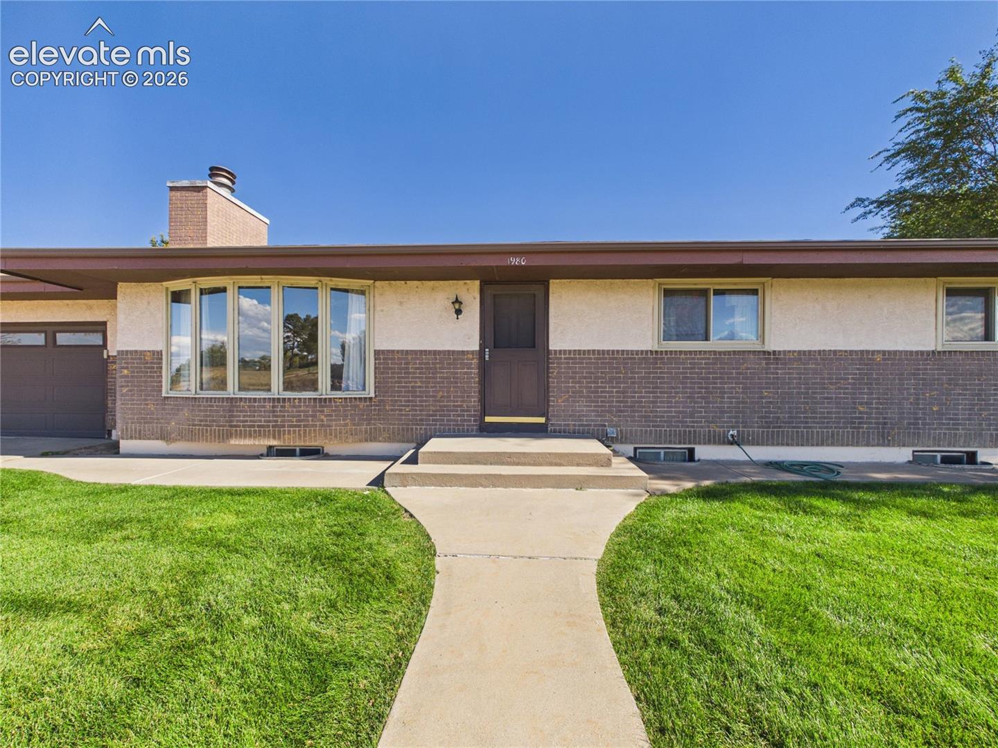 Listing photo 4 for 1980 27th Lane