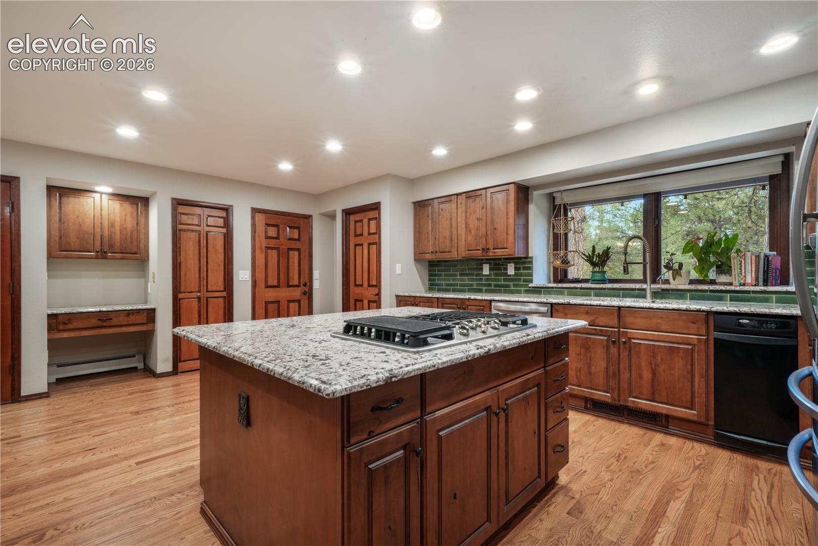 Listing photo 5 for 17555 Shiloh Pines Drive
