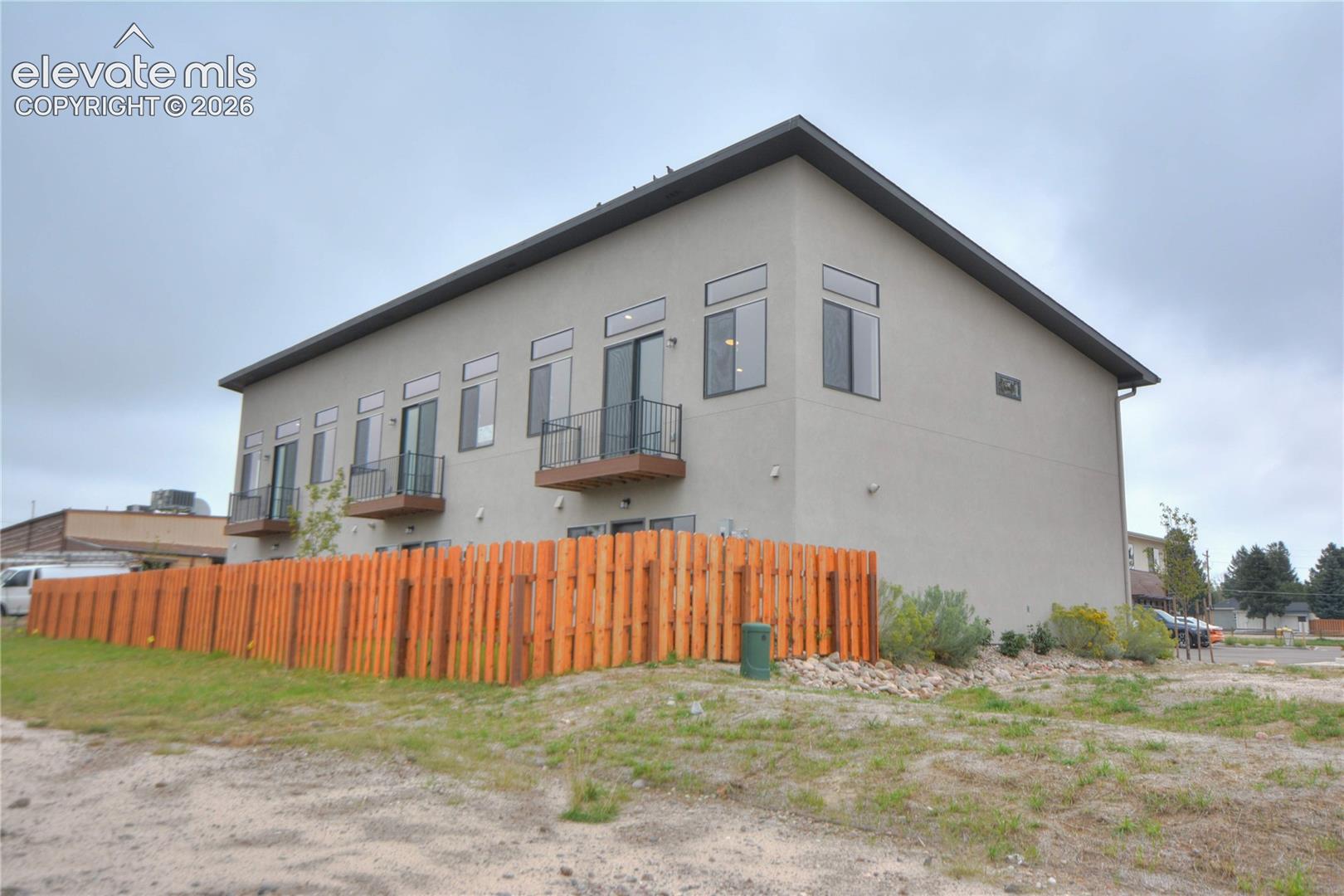 Listing photo 4 for 241 Front Street 101
