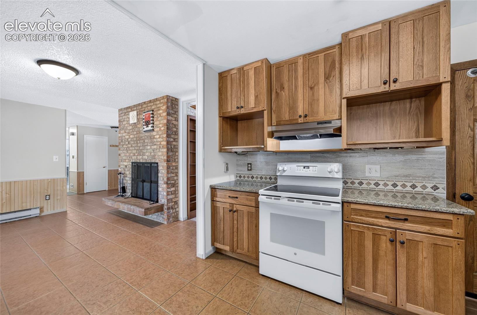 Listing photo 13 for 682 Sunnywood Loop
