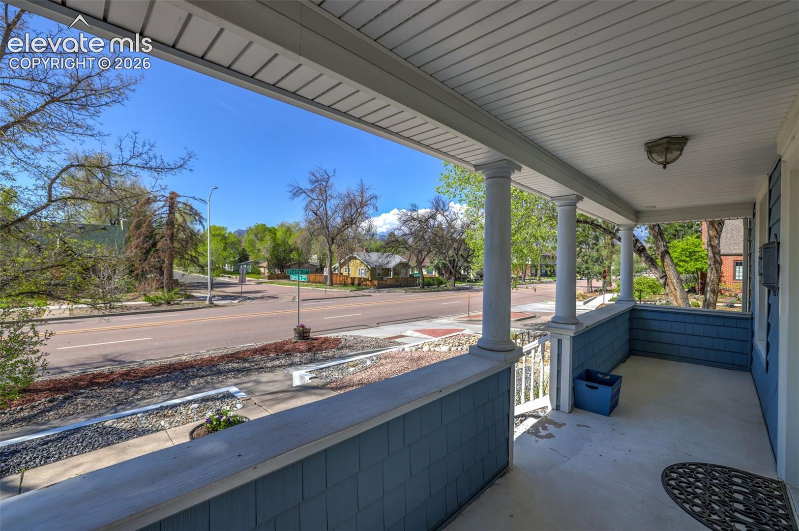 Listing photo 9 for 1302 E Platte Avenue