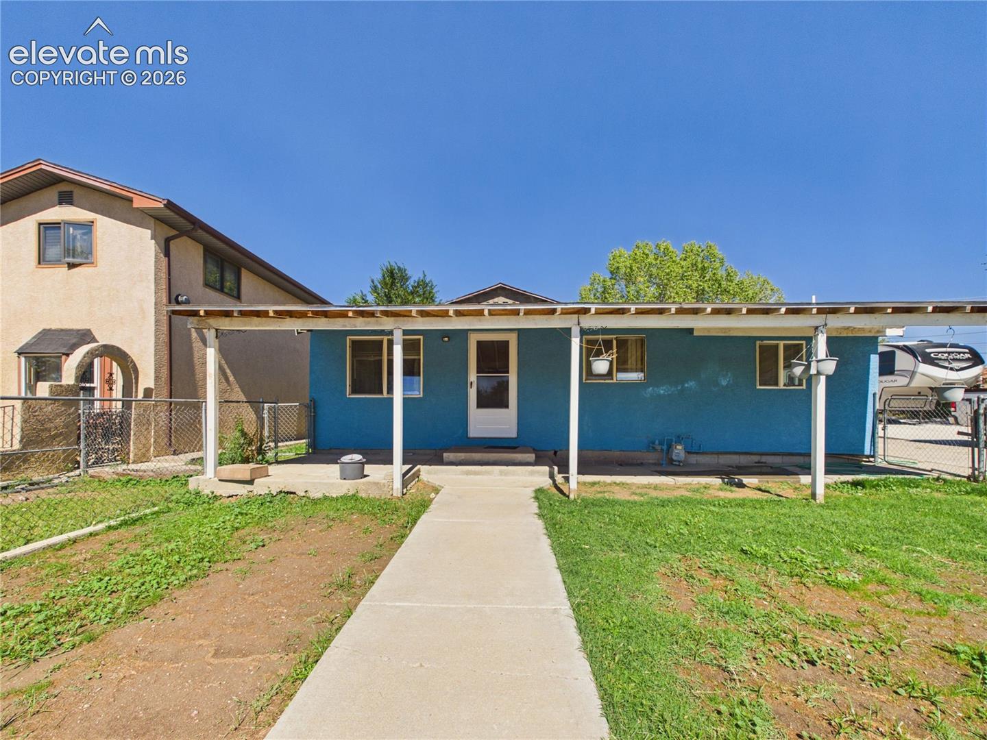 Listing photo 3 for 2805 E 16th Street