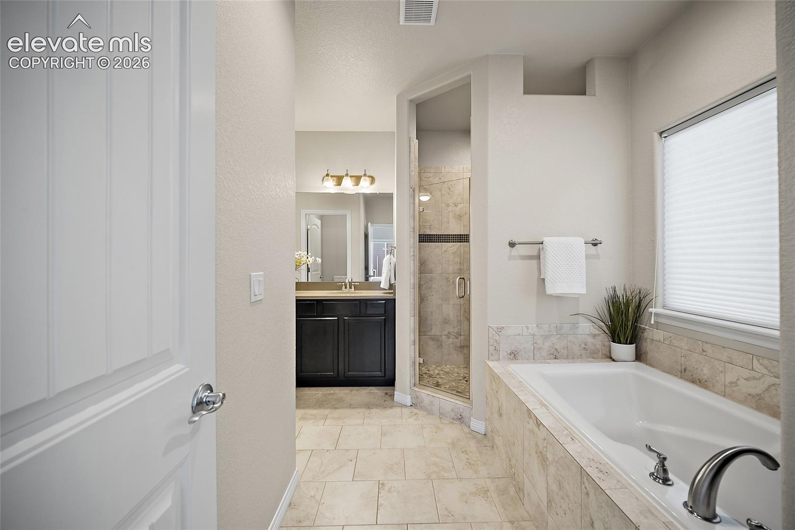 Listing photo 14 for 10803 Checo Way