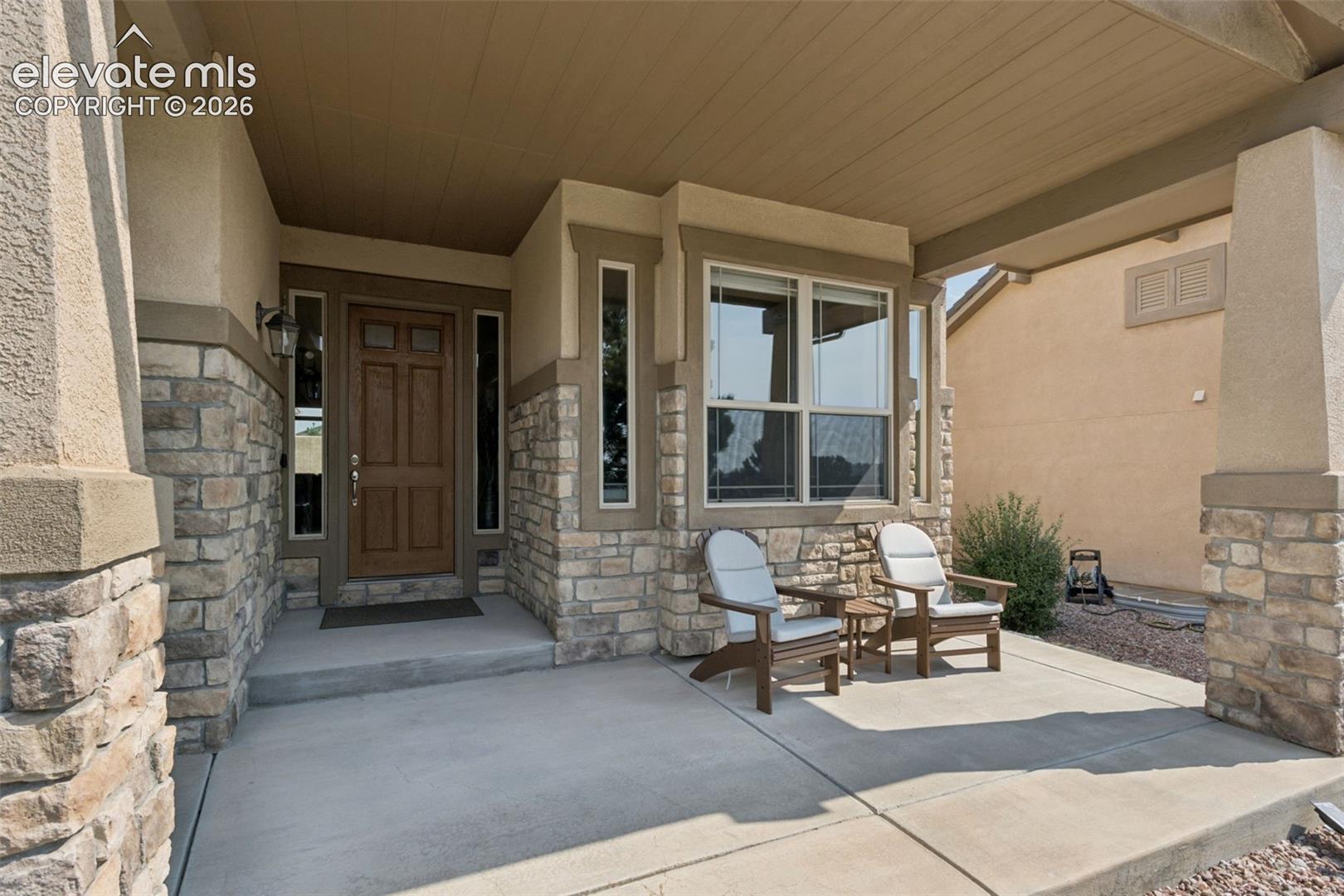Listing photo 4 for 1420 Symphony Heights