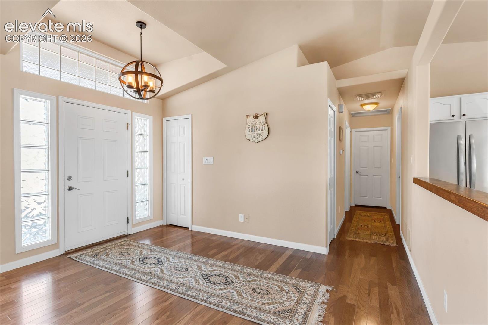 Listing photo 2 for 1172 W Bella Casa Drive