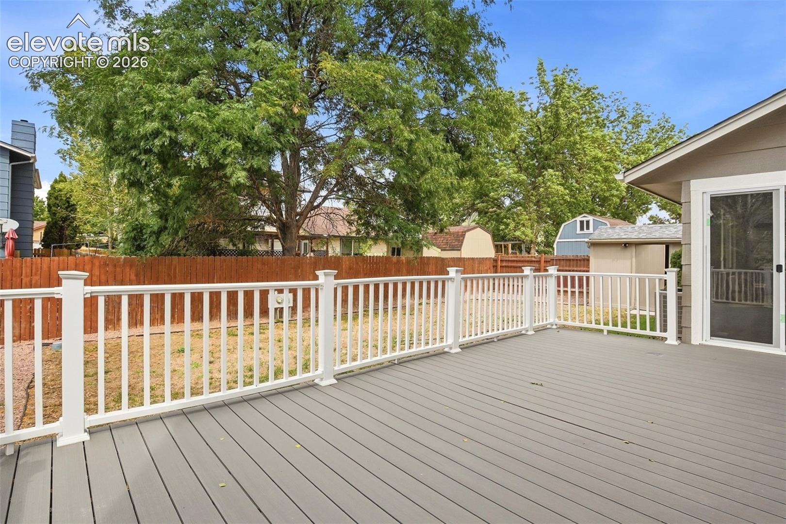 Listing photo 7 for 960 Crandall Drive