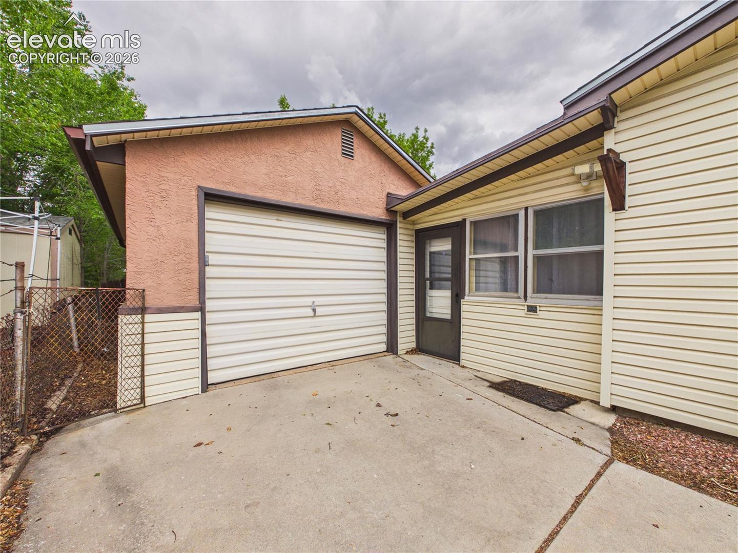 Listing photo 36 for 1615 Englewood Drive