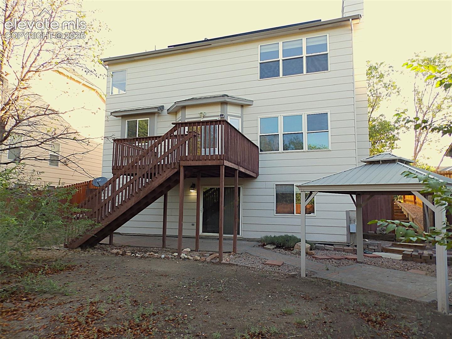 Listing photo 17 for 803 Ridgebury Place