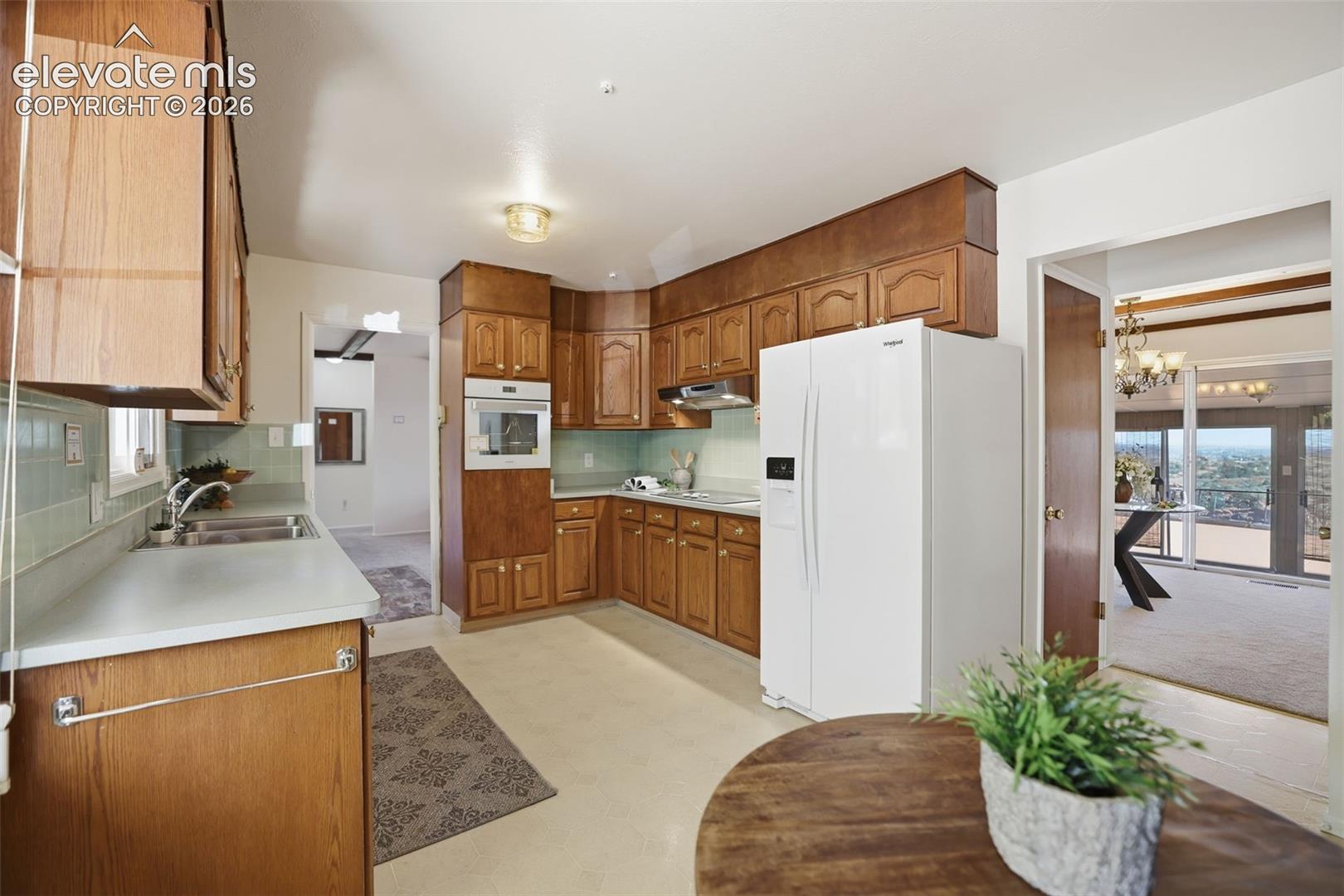 Listing photo 9 for 223 Crystal Hills Boulevard
