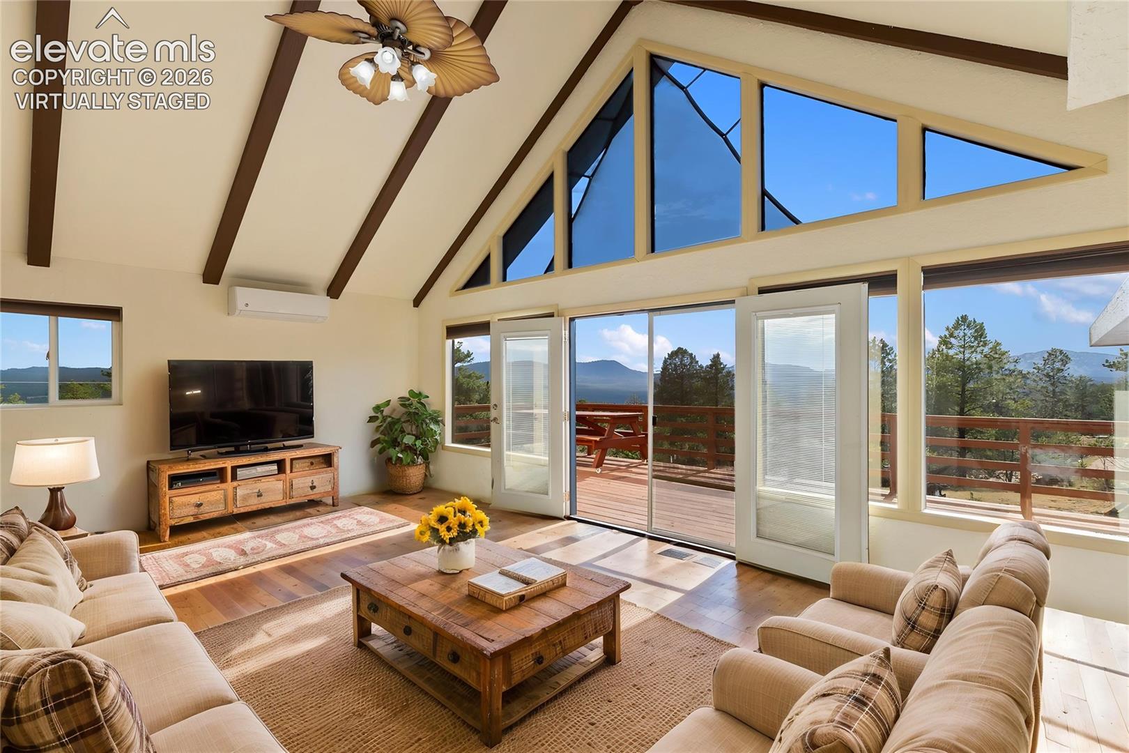 Listing photo 6 for 192 Columbine Road