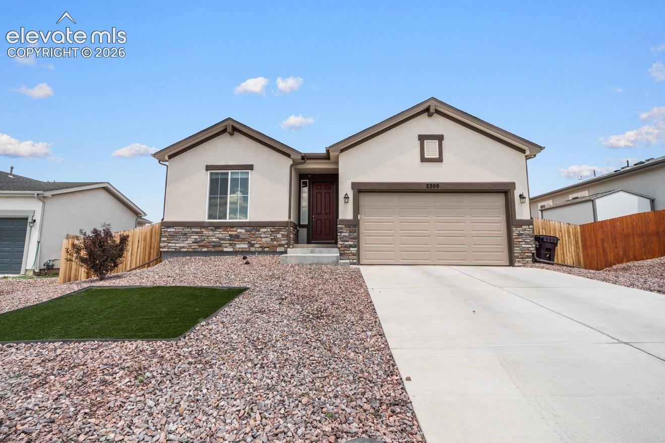Listing photo 3 for 2209 Sunrise Lane