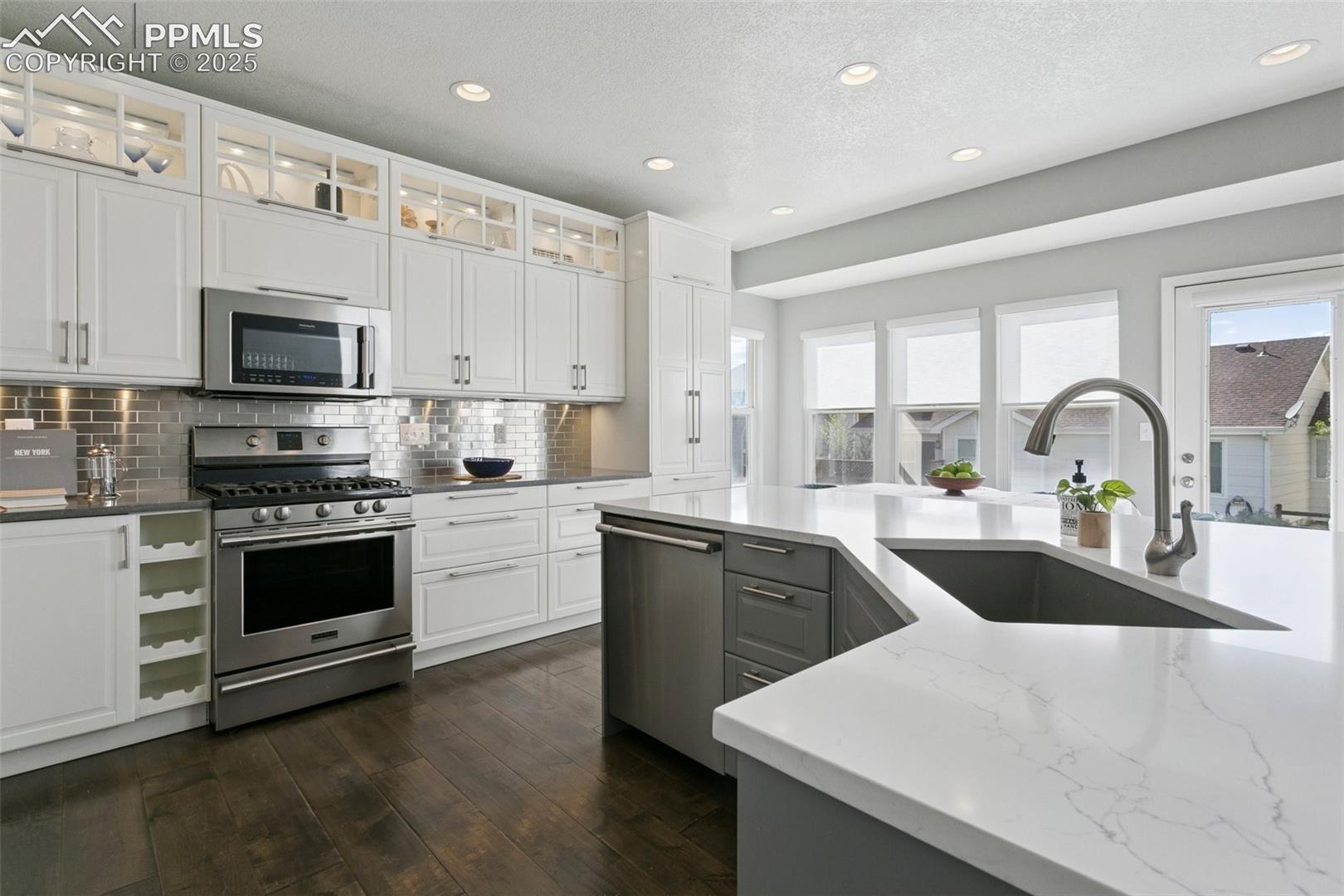 Listing photo 11 for 15510 Jessie Drive