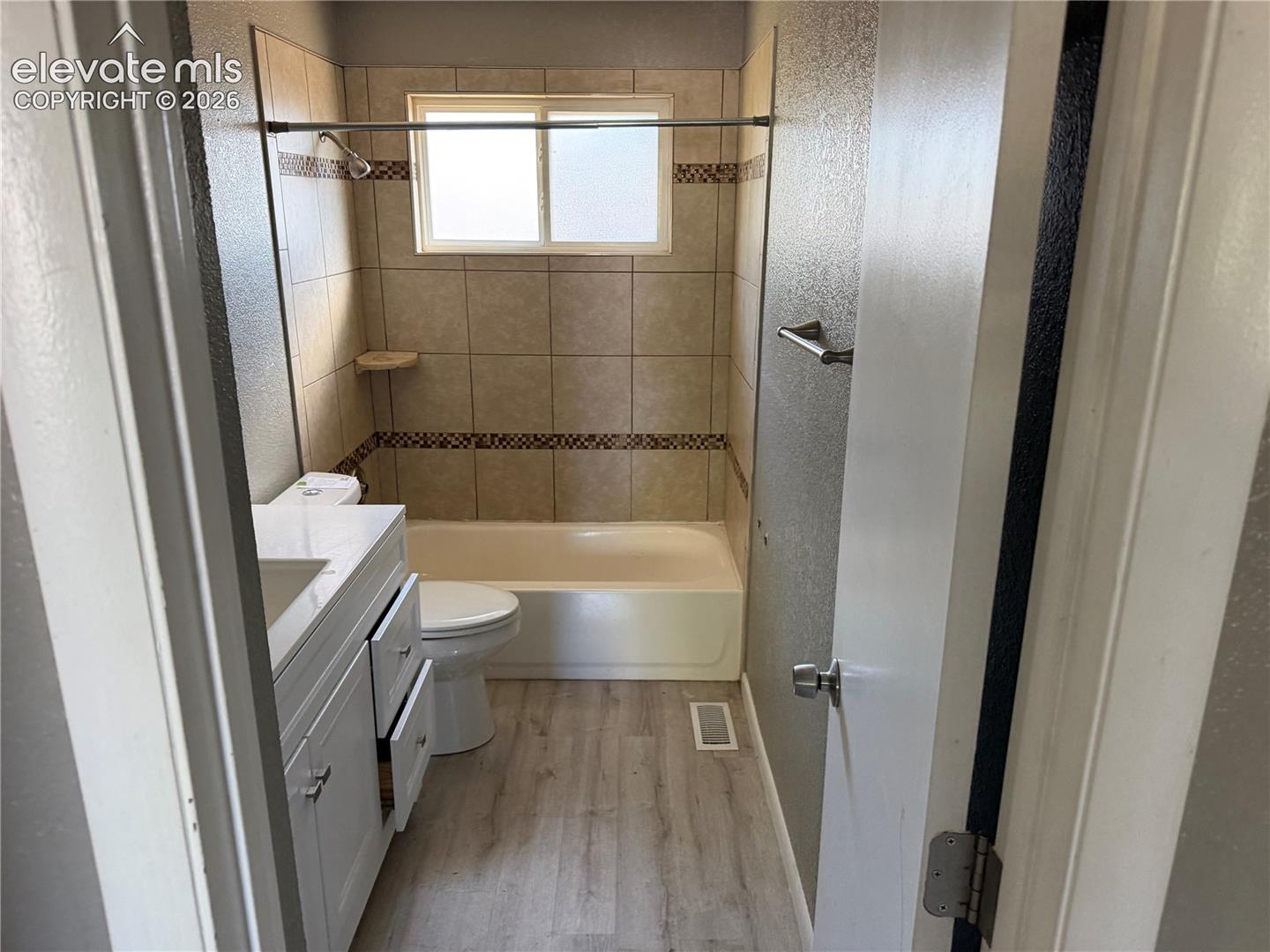 1227 Royale Drive, photo 8