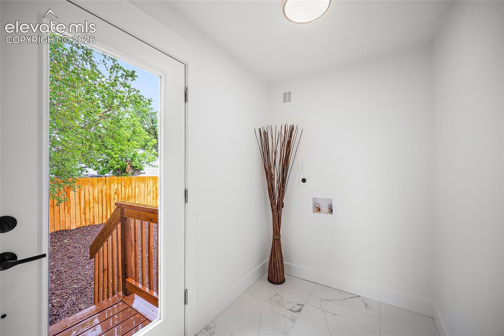 Listing photo 14 for 3630 W Walsh Place
