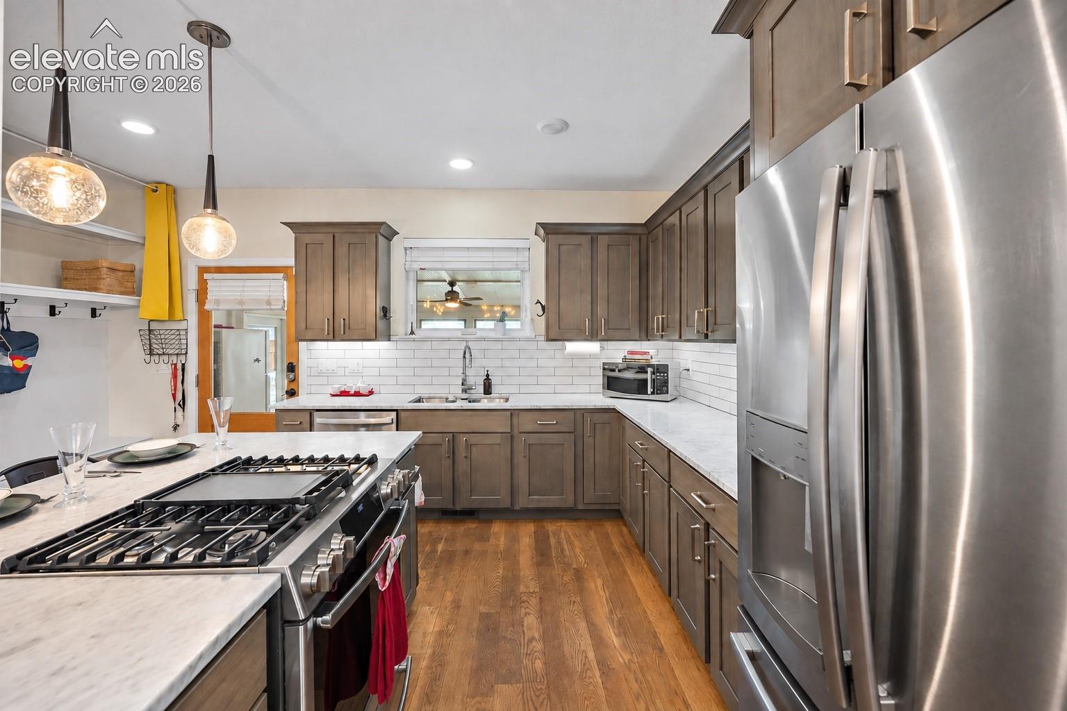Listing photo 12 for 1007 E Boulder Street