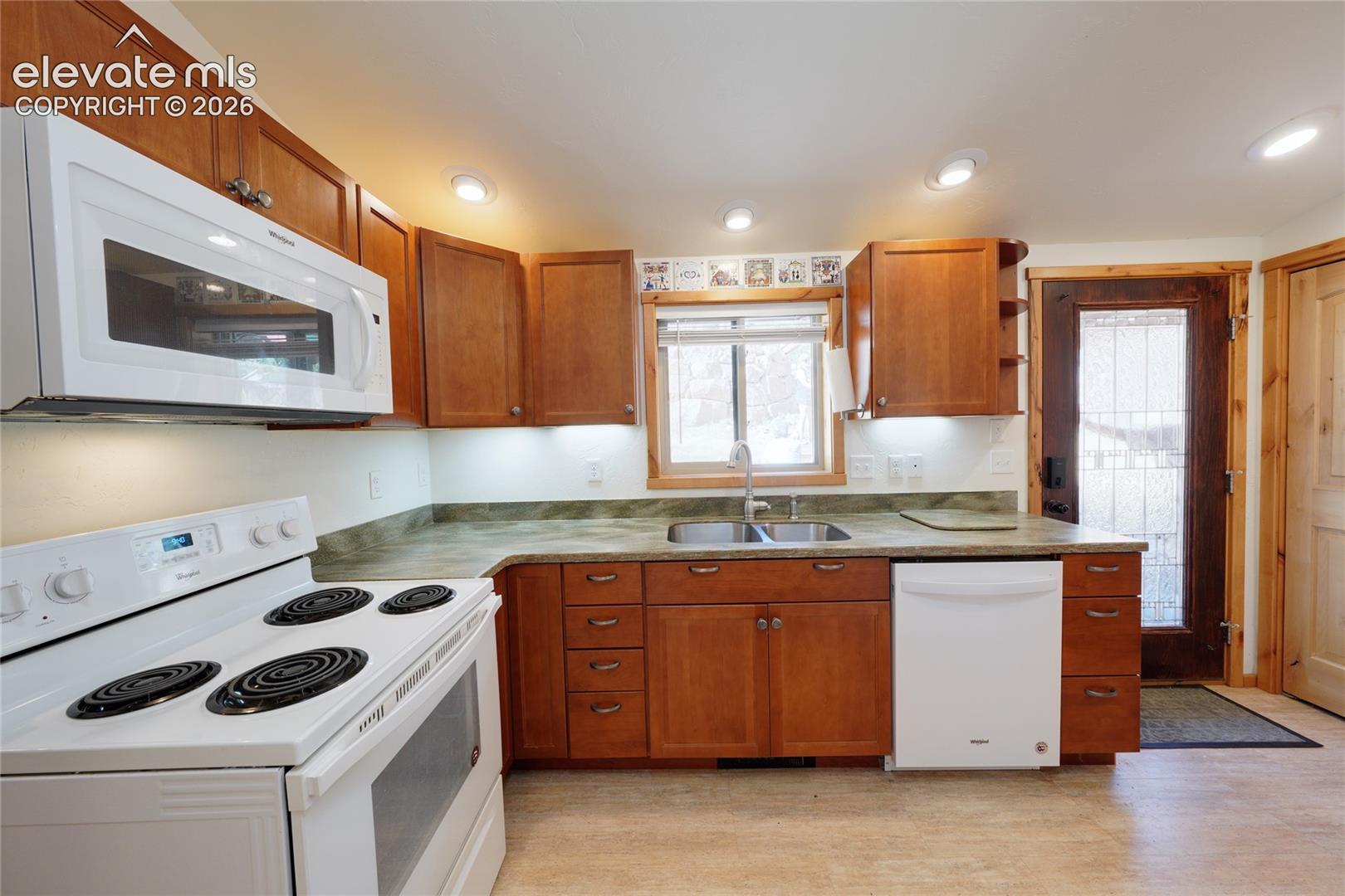 6865 Howard Street, photo 6