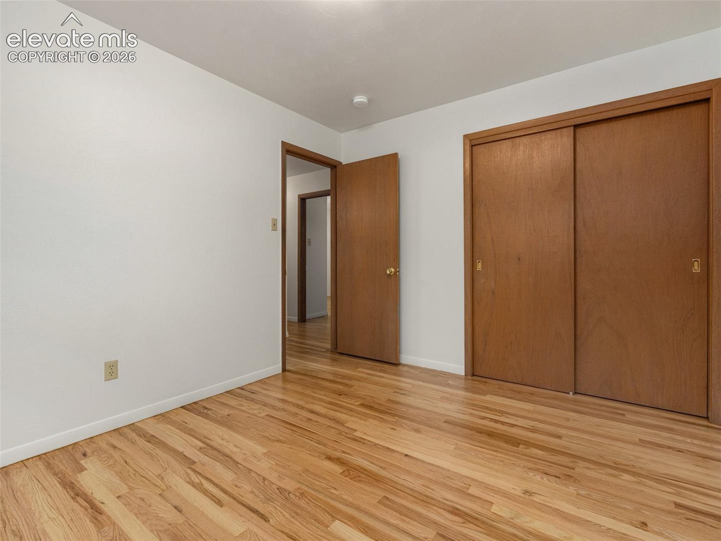 Listing photo 14 for 321 W Adams Avenue