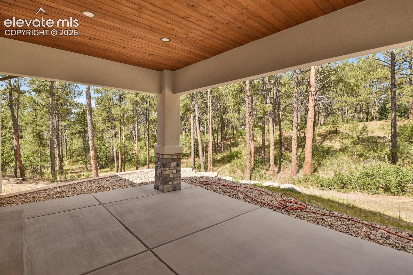 Listing photo 15 for 19020 Burnt Leaf Way