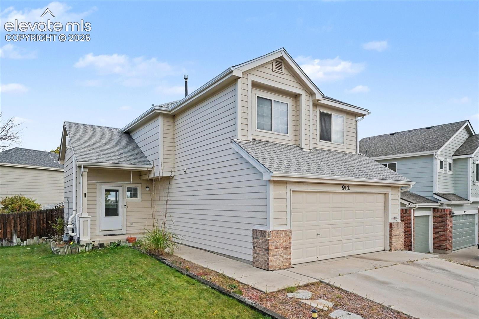 912 Legend Oak Drive — listing photo