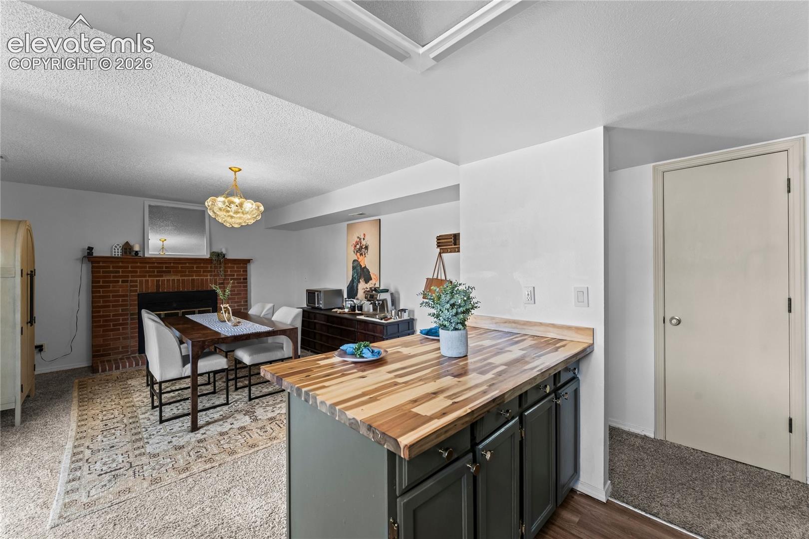 Listing photo 17 for 5870 Pemberton Way
