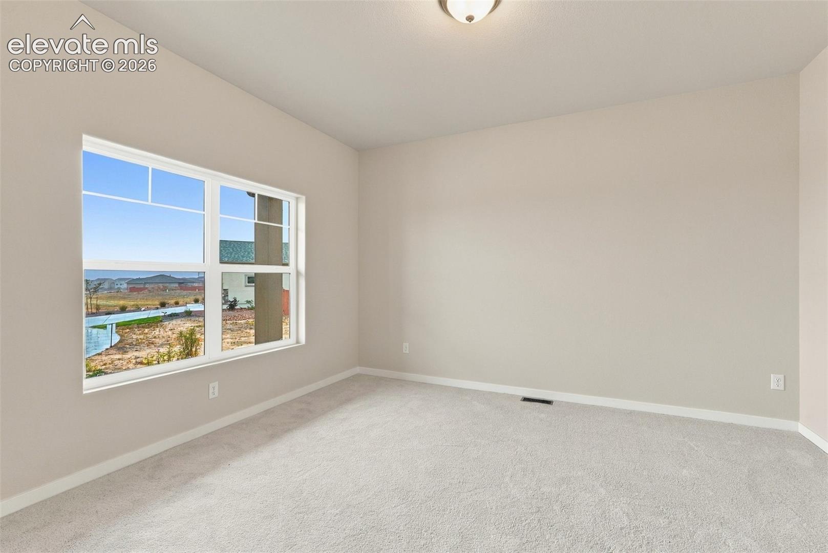 Listing photo 3 for 13586 Crooked Hill Drive