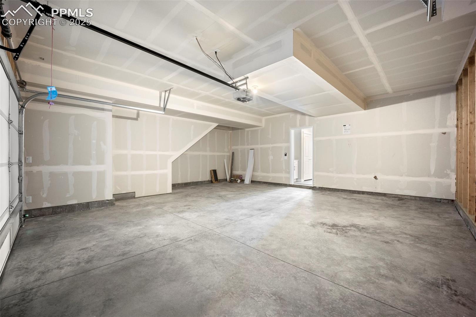 9258 Kurie Mine Lane, photo 17