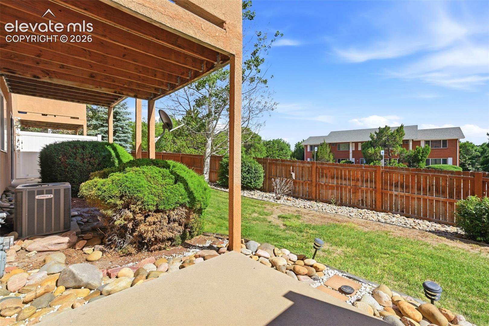 2310 La Salle Street, photo 42