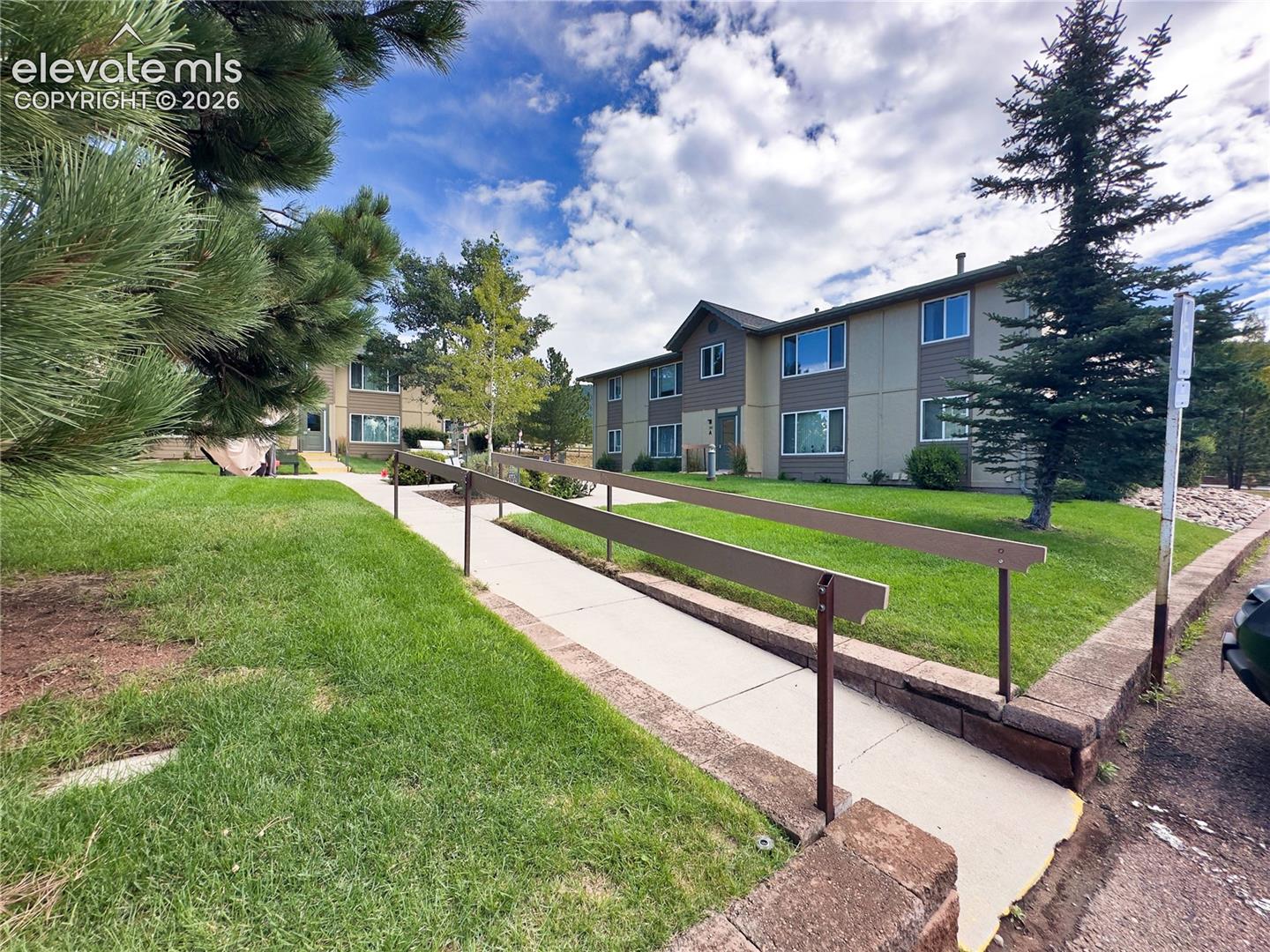 Listing photo 15 for 380 Paradise Circle A8