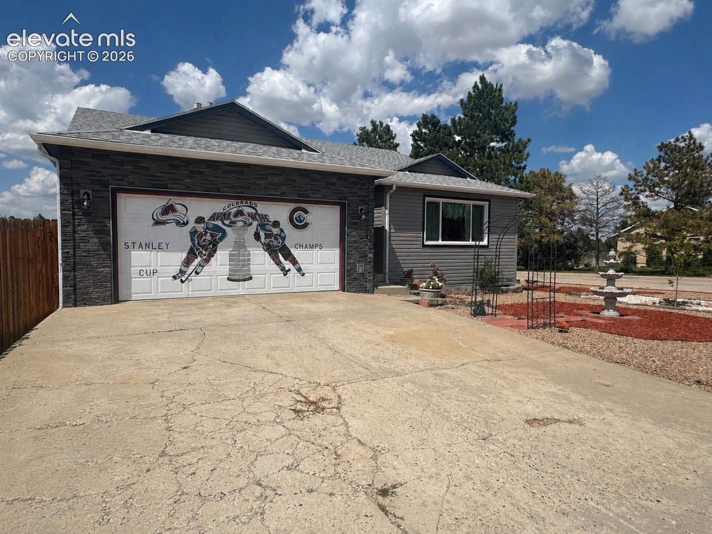 1221 Lawson Lane
