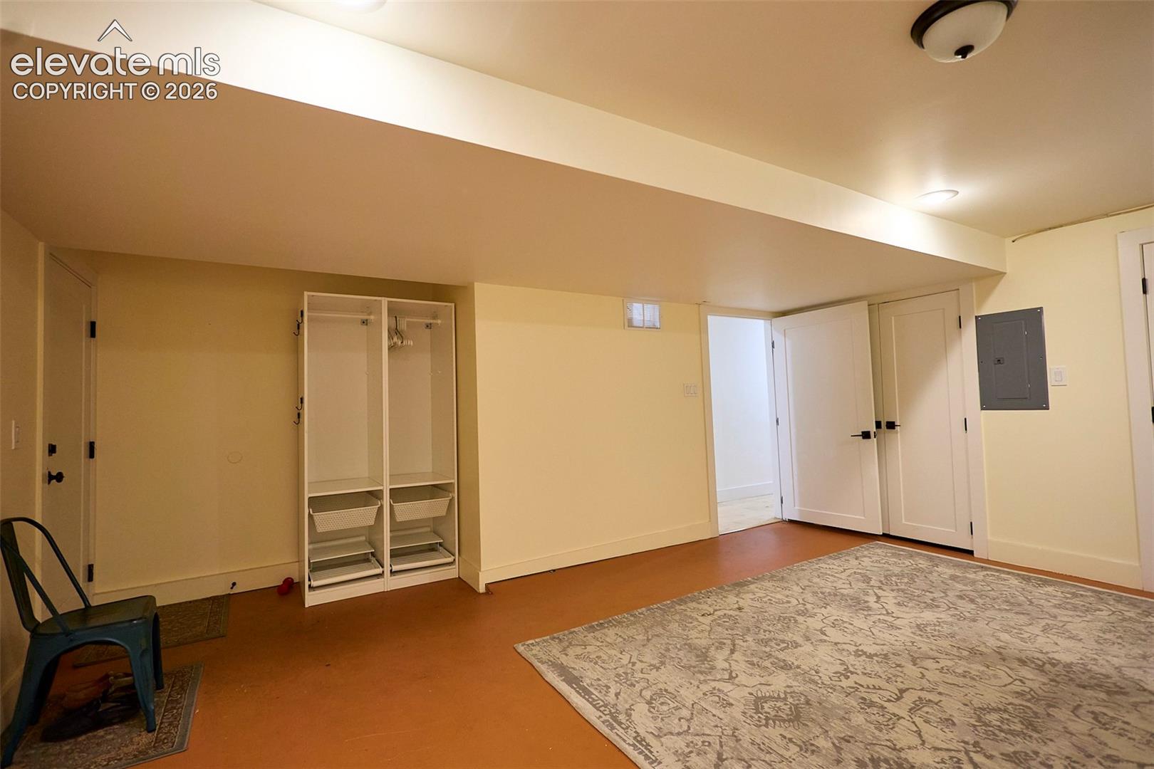 Listing photo 40 for 6827 Rosewood Drive