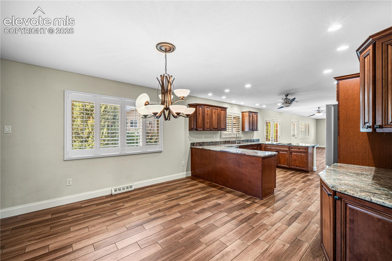 Listing photo 14 for 3514 St Clair Avenue