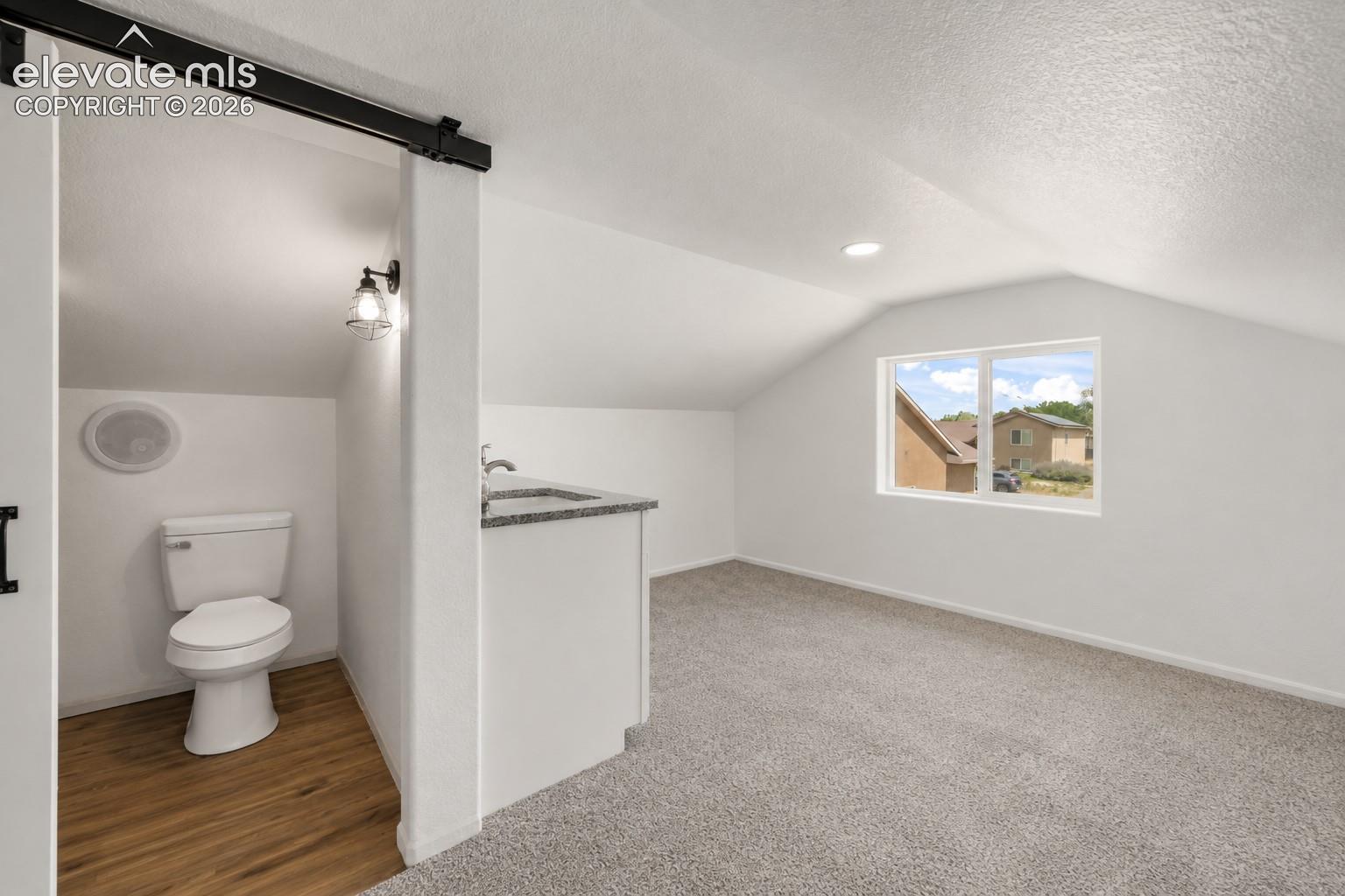 Listing photo 37 for 83 S Golfwood Drive