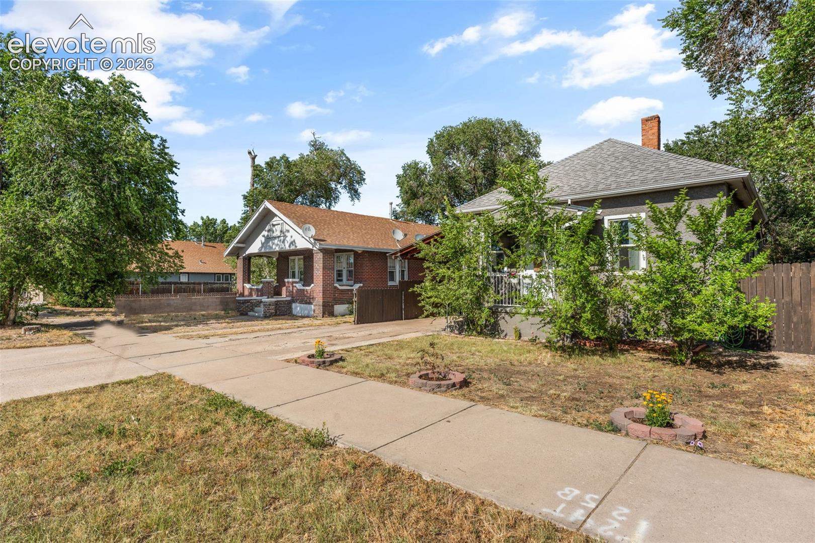 Listing photo 7 for 1726 E Evans Avenue