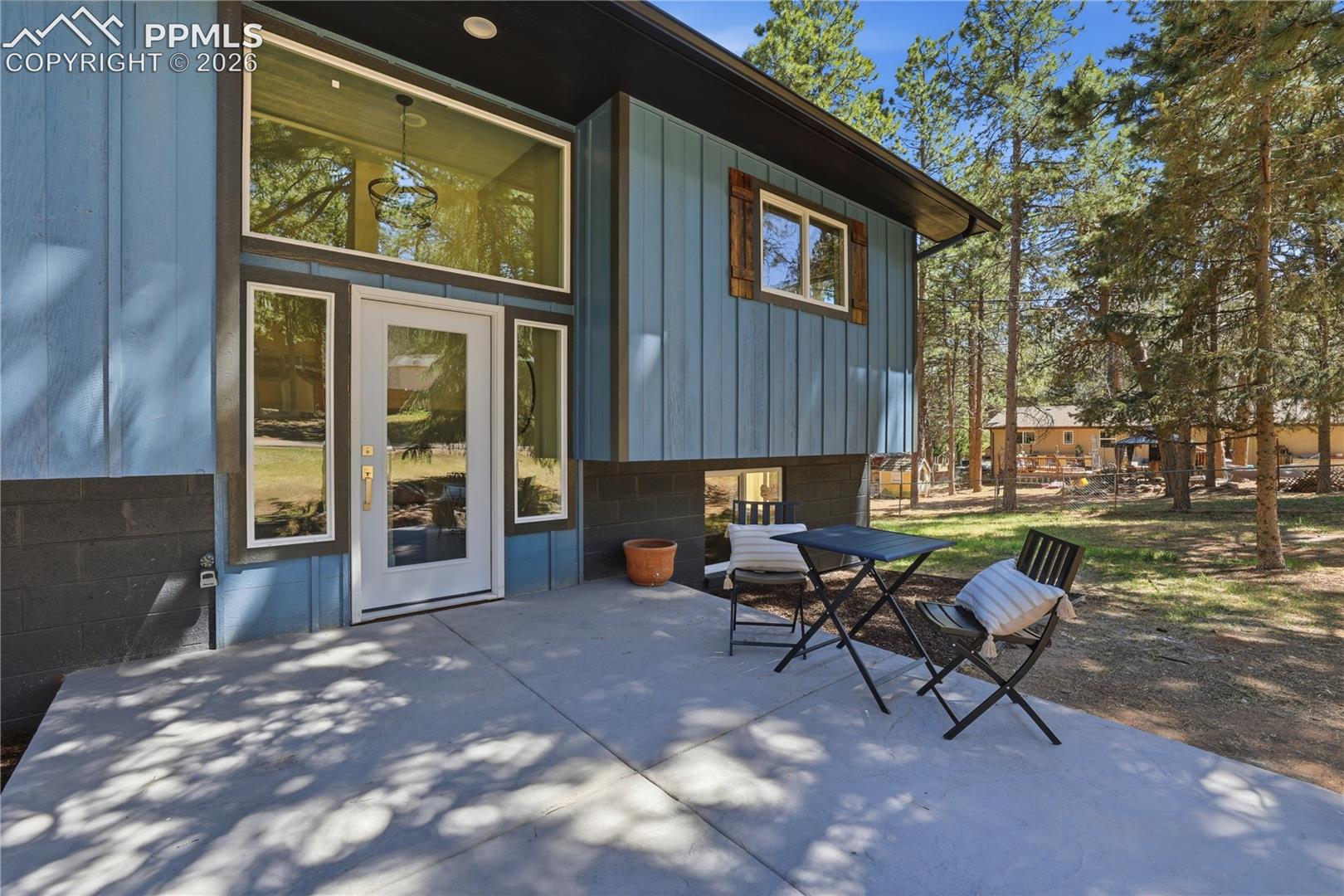 Listing photo 34 for 307 Evergreen Street