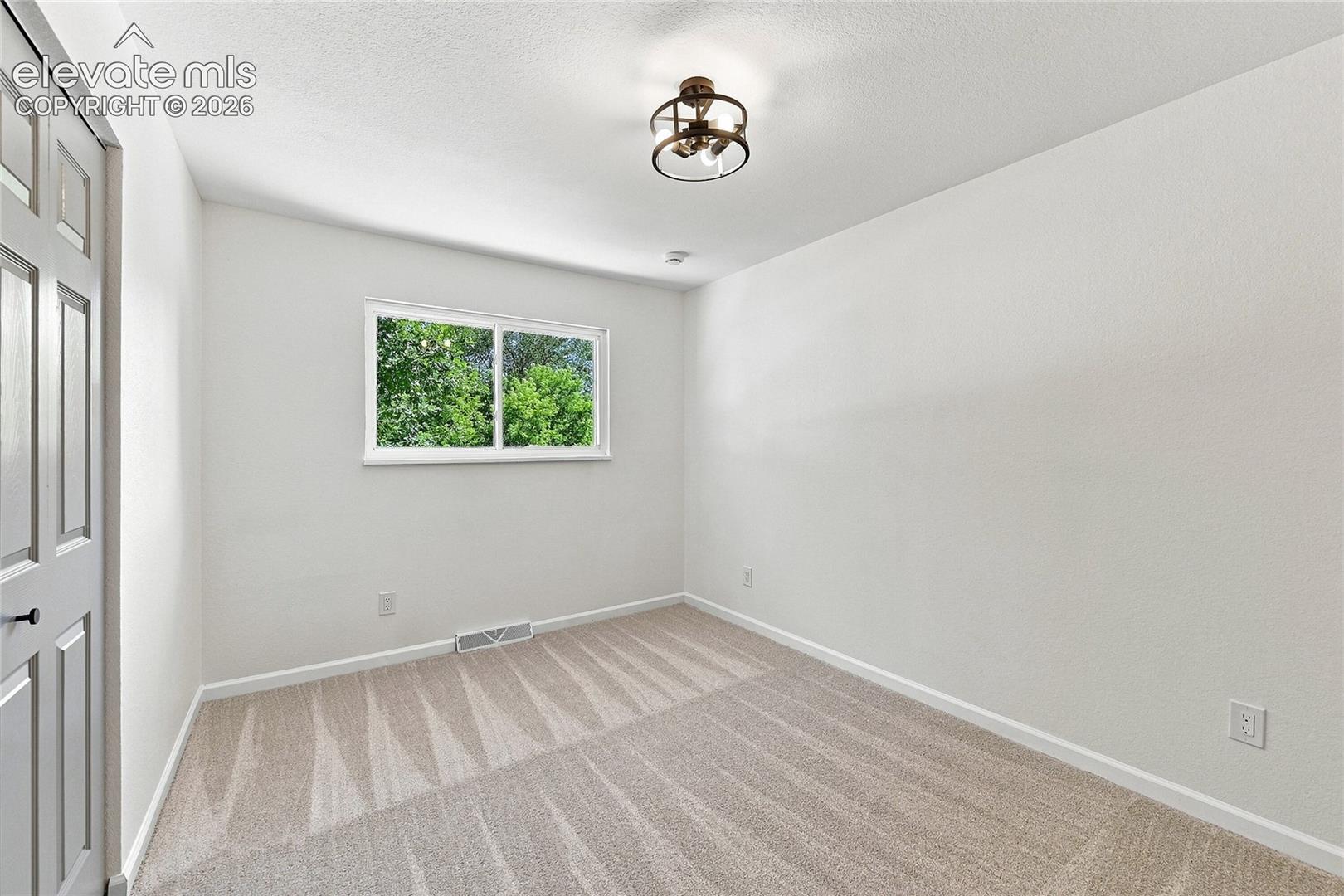 Listing photo 19 for 934 Bowser Drive