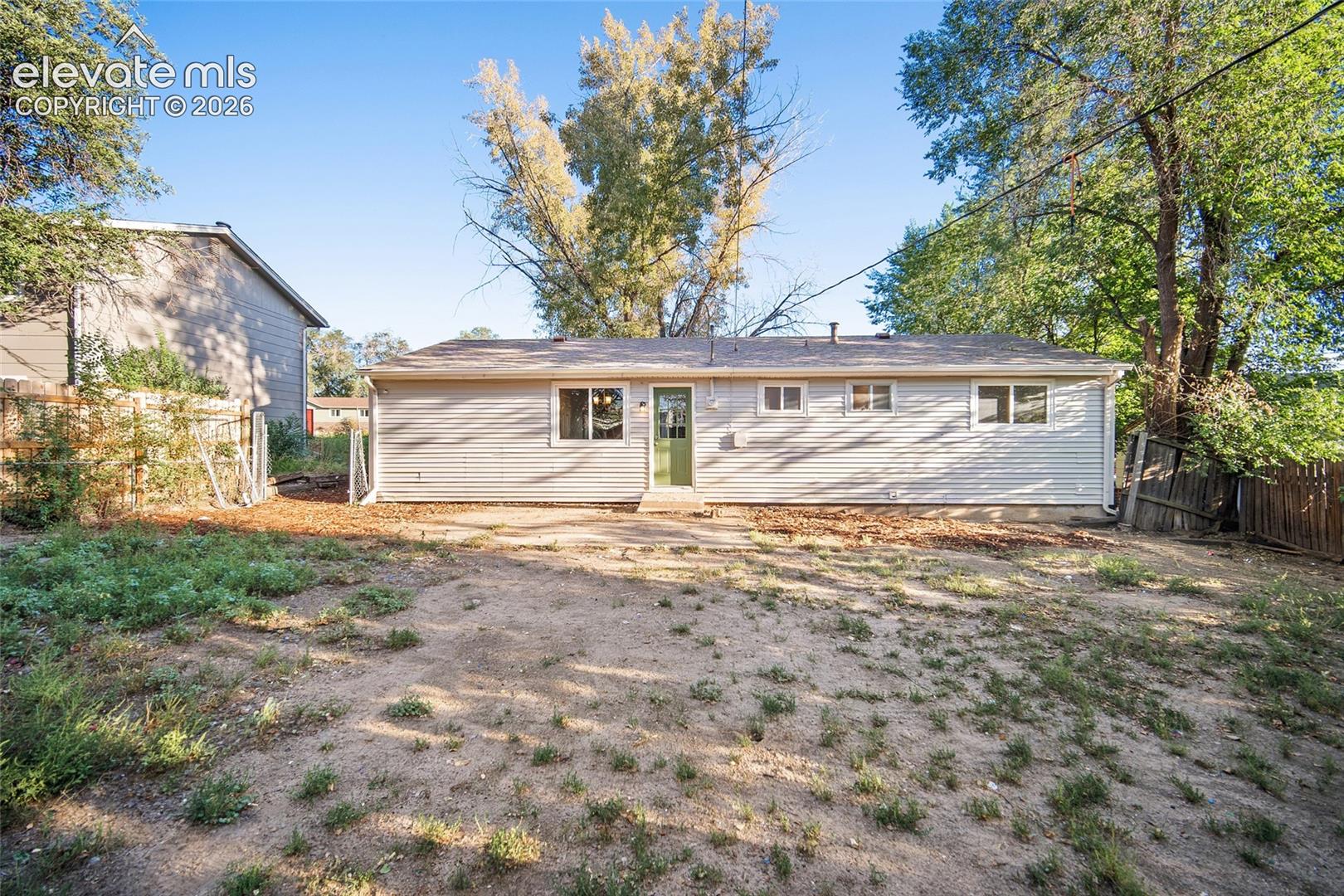 Listing photo 37 for 3928 E Pikes Peak Avenue