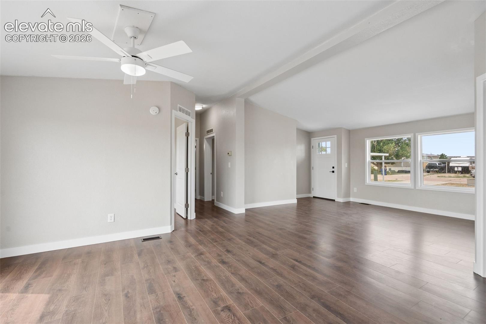 Listing photo 6 for 4671 Pipestem Avenue