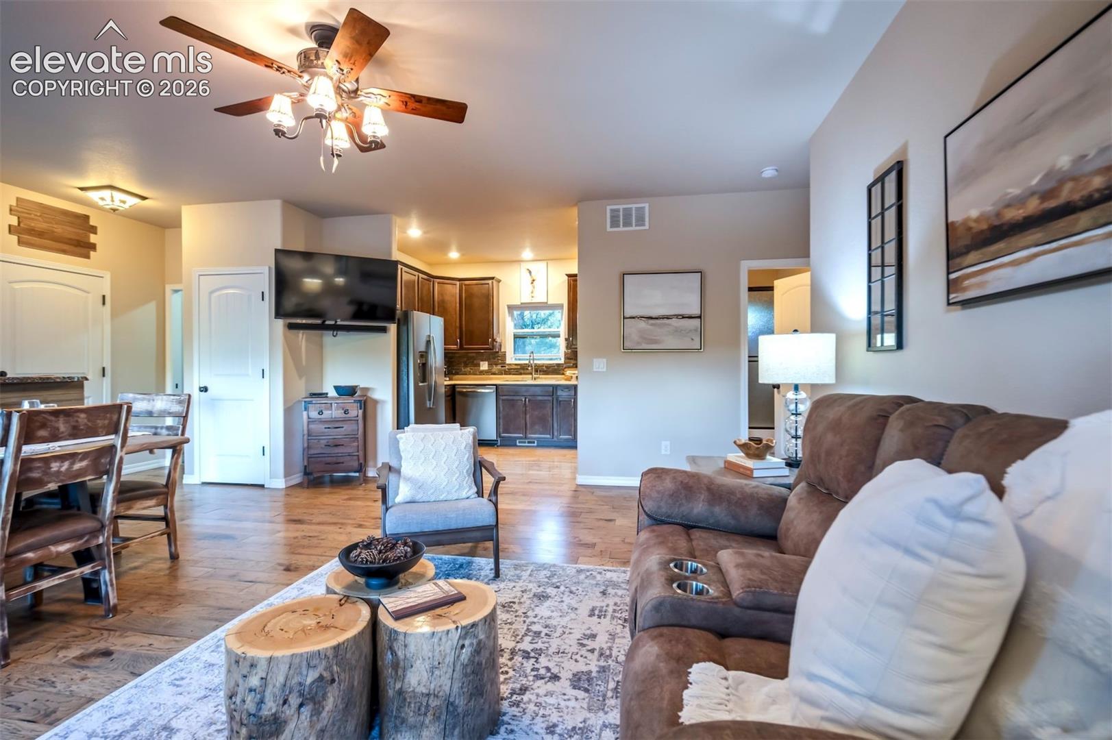 Listing photo 8 for 119 Remwood Circle