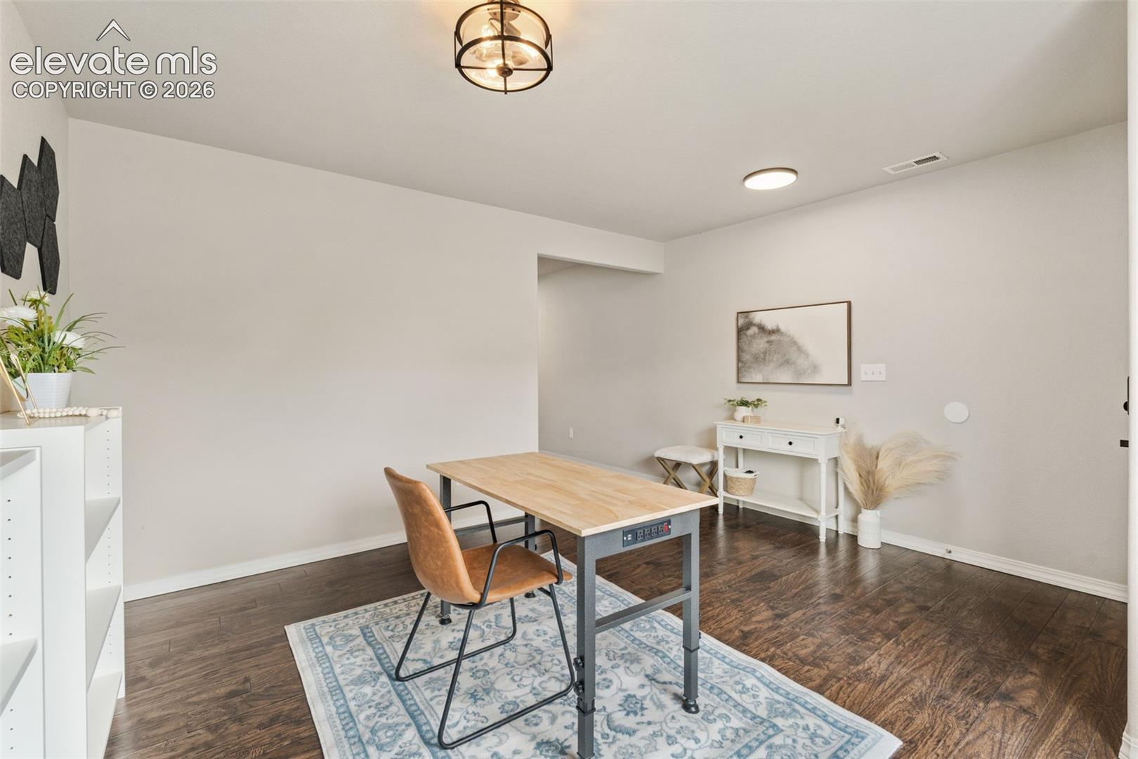 Listing photo 8 for 7478 Benecia Drive