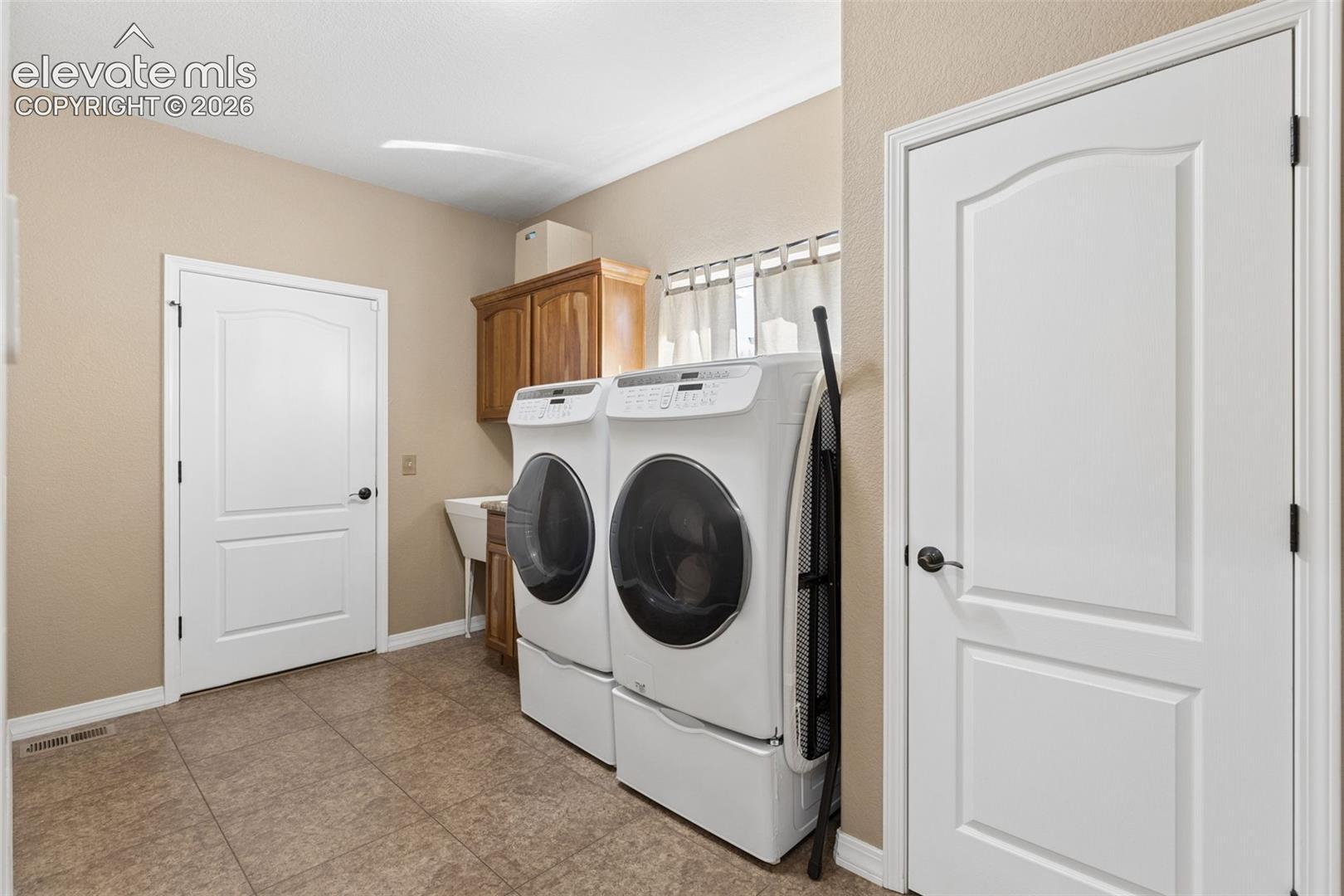 Listing photo 24 for 1055 Bayfield Drive