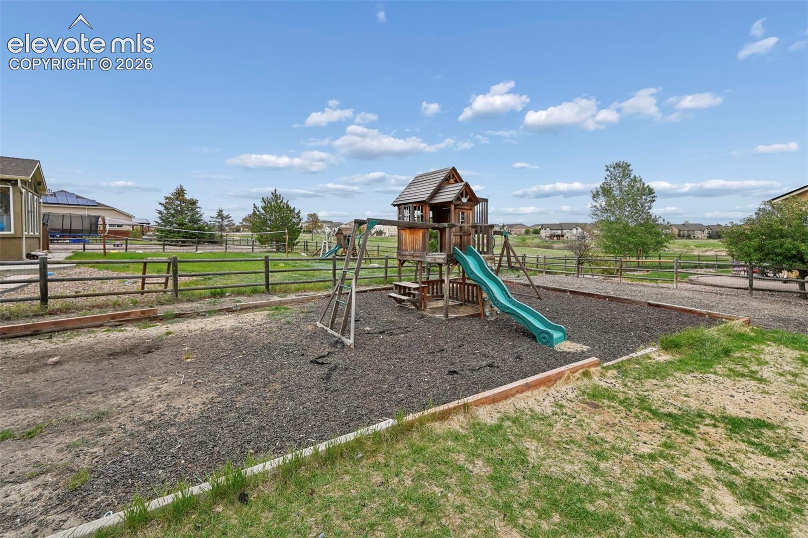 Listing photo 37 for 10813 White Sands Court