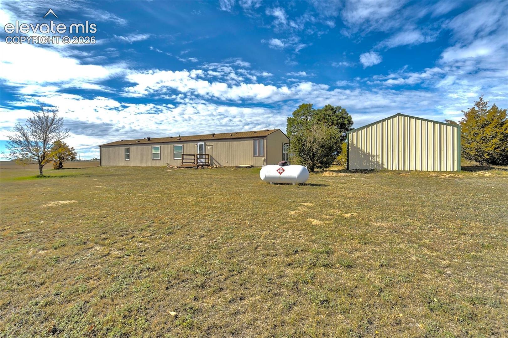 Listing photo 5 for 6375 Field View