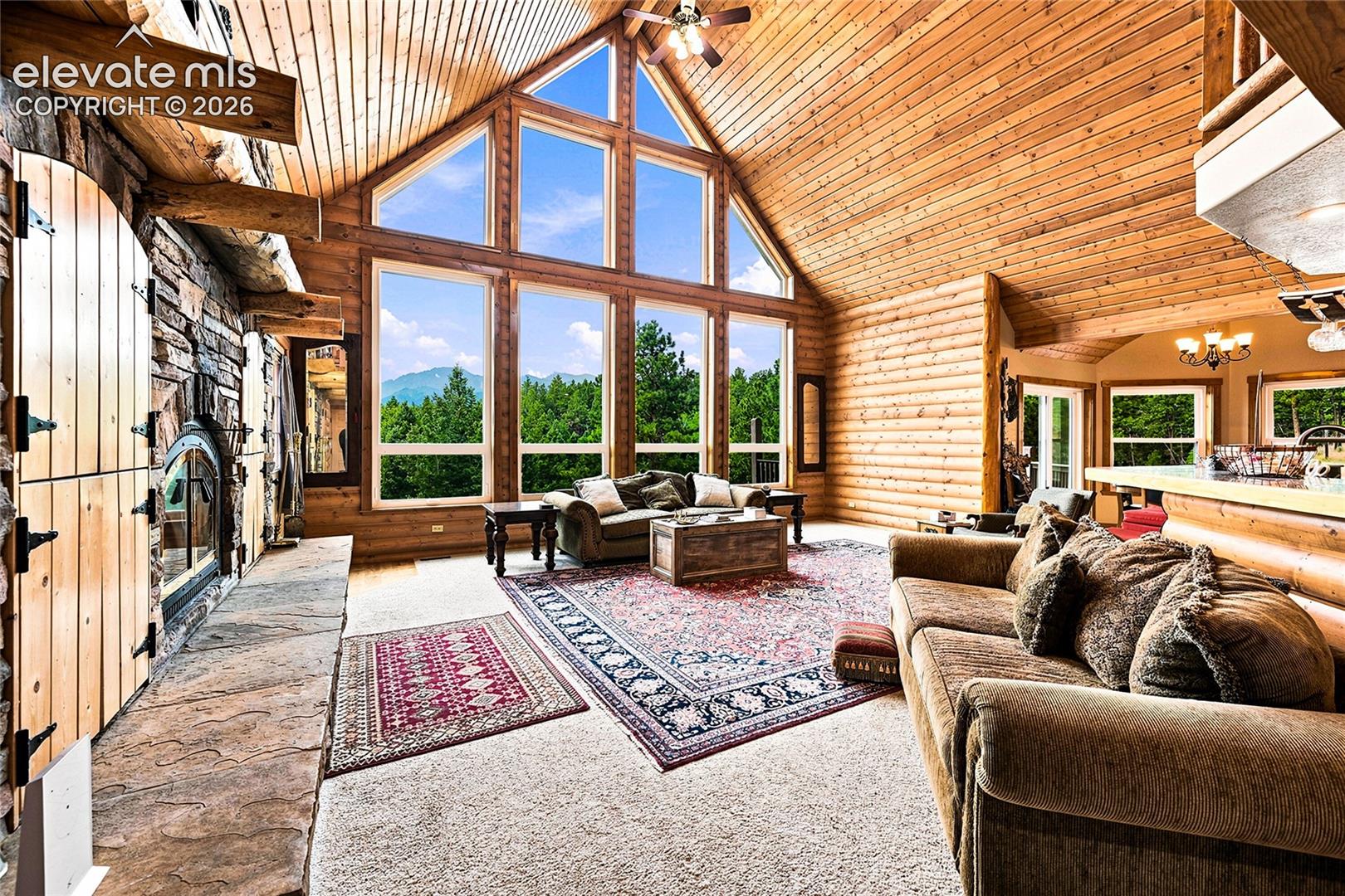 Listing photo 5 for 2130 Arapahoe Street