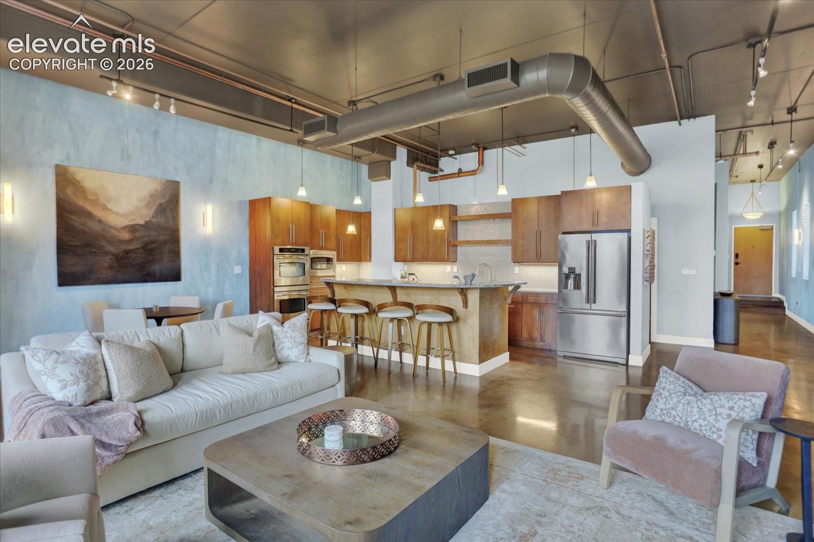 Listing photo 10 for 101 N Tejon Street 460