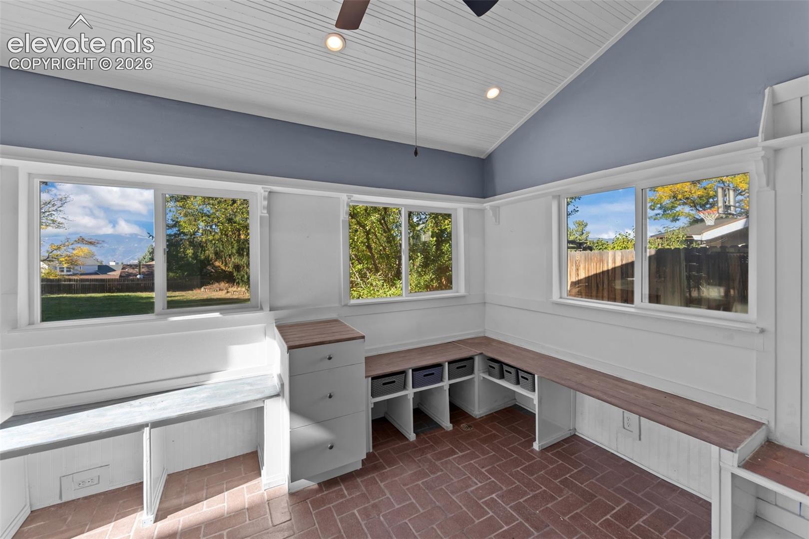 Listing photo 14 for 3025 Windjammer Drive