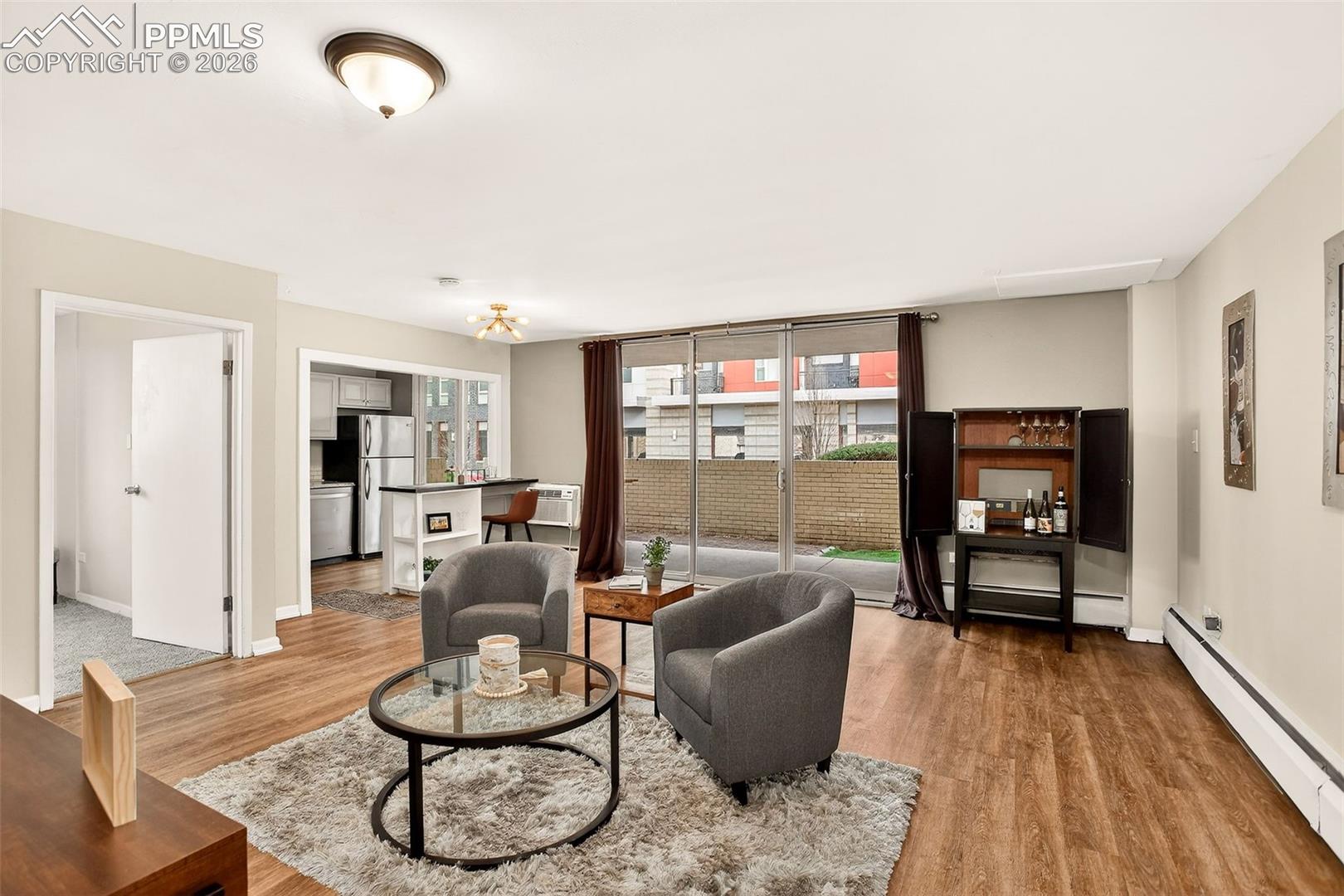 Listing photo 2 for 1111 N Ash Street 110
