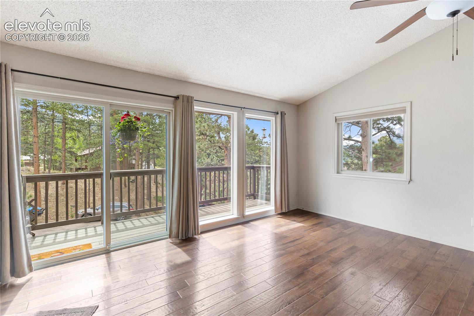 Listing photo 34 for 540 Greenway Court